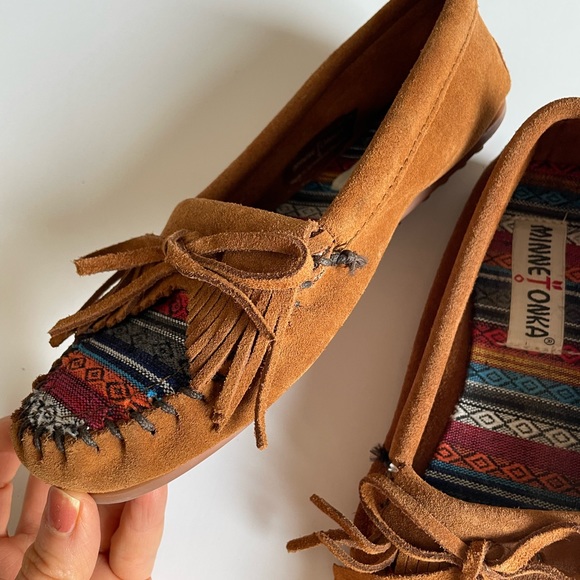 Minnetonka slip on suede shoes - Picture 3 of 12